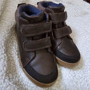 Cat and Jack size 8 brown velcro shoes